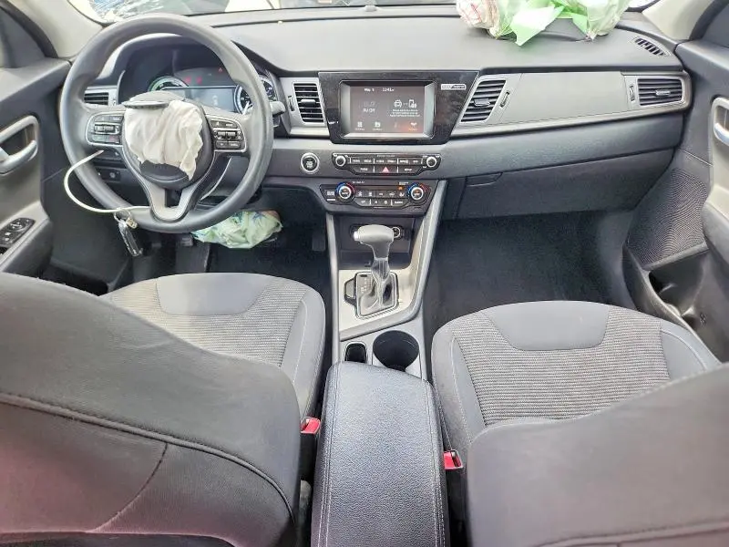 2017 KIA NIRO LX  