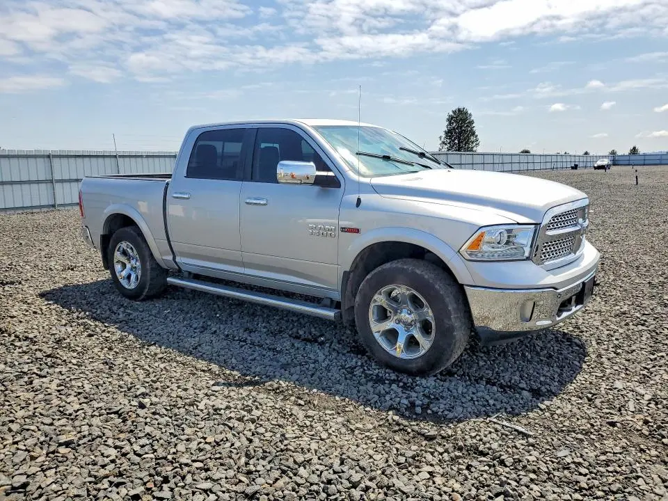 2016 RAM 1500 LARAMIE  