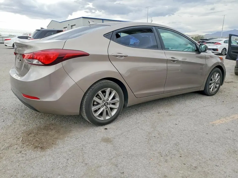 2015 HYUNDAI ELANTRA SE  
