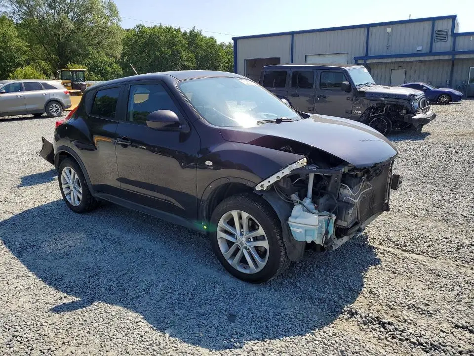 2014 NISSAN JUKE SV  