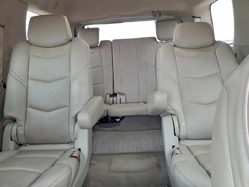 2019 CADILLAC ESCALADE LUXURY  