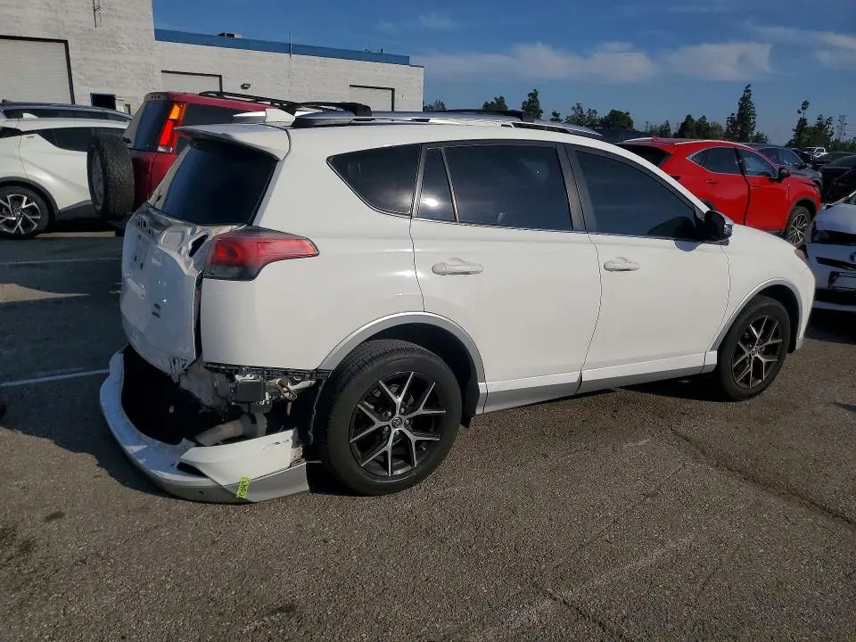 2016 TOYOTA RAV4 SE  