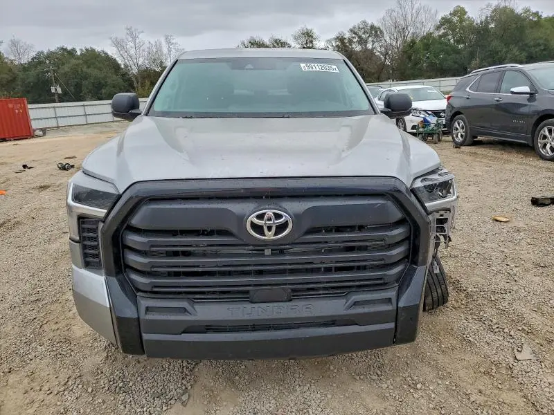 2024 TOYOTA TUNDRA CREWMAX SR  