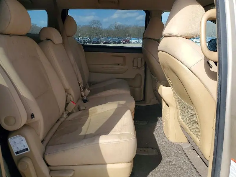 2017 KIA SEDONA LX  