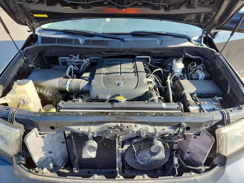 2015 TOYOTA SEQUOIA SR5  