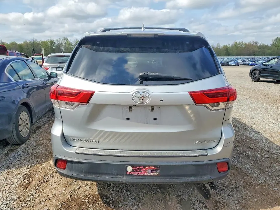 2018 TOYOTA HIGHLANDER XLE  