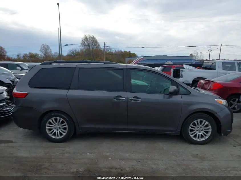 2015 TOYOTA SIENNA XLE 8 PASSENGER
