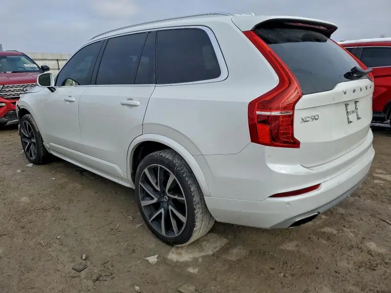2021 VOLVO XC90 T6 MOMENTUM  