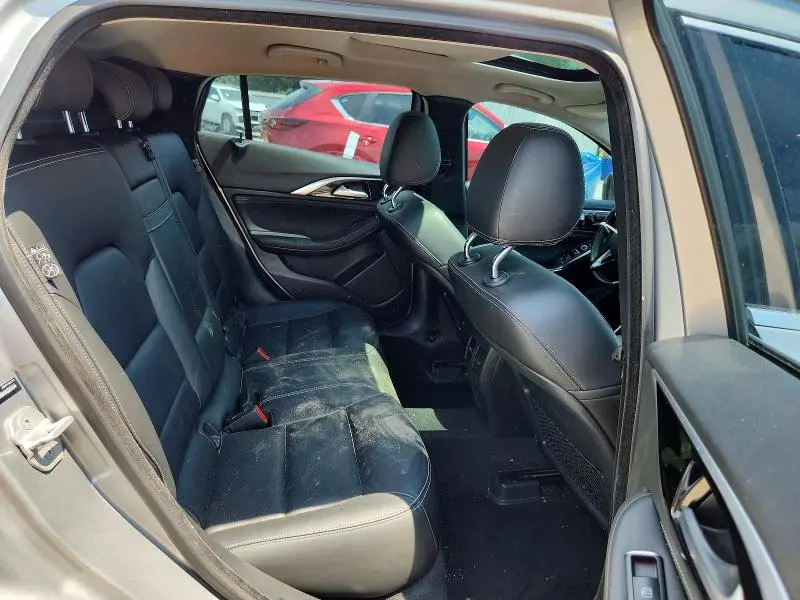 2017 INFINITI QX30 BASE  