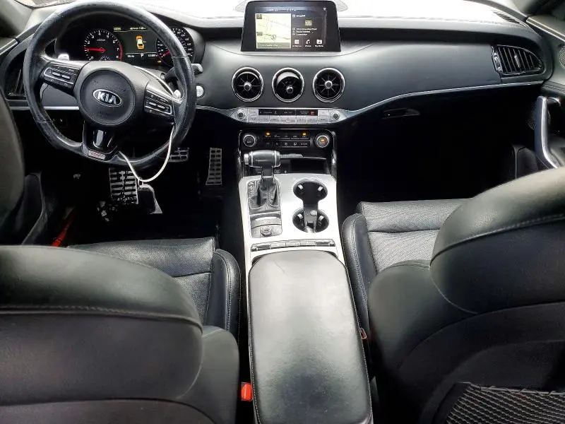2019 KIA STINGER GT1  