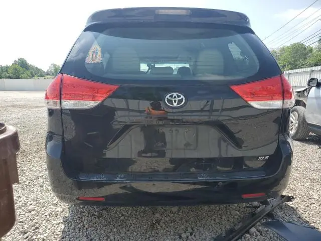 2013 TOYOTA SIENNA XLE  