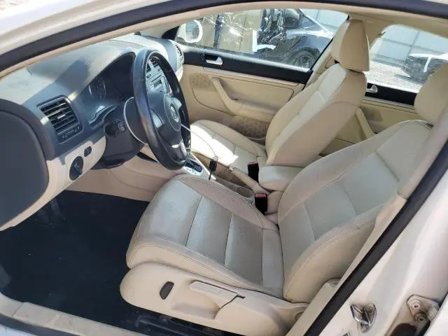 2010 VOLKSWAGEN JETTA SE  