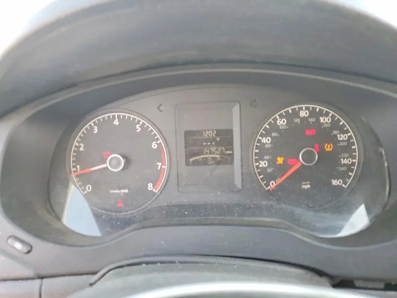 2011 VOLKSWAGEN JETTA BASE  
