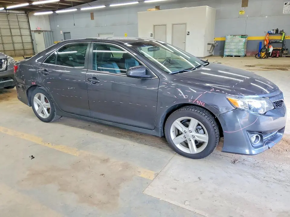 2012 TOYOTA CAMRY SE  