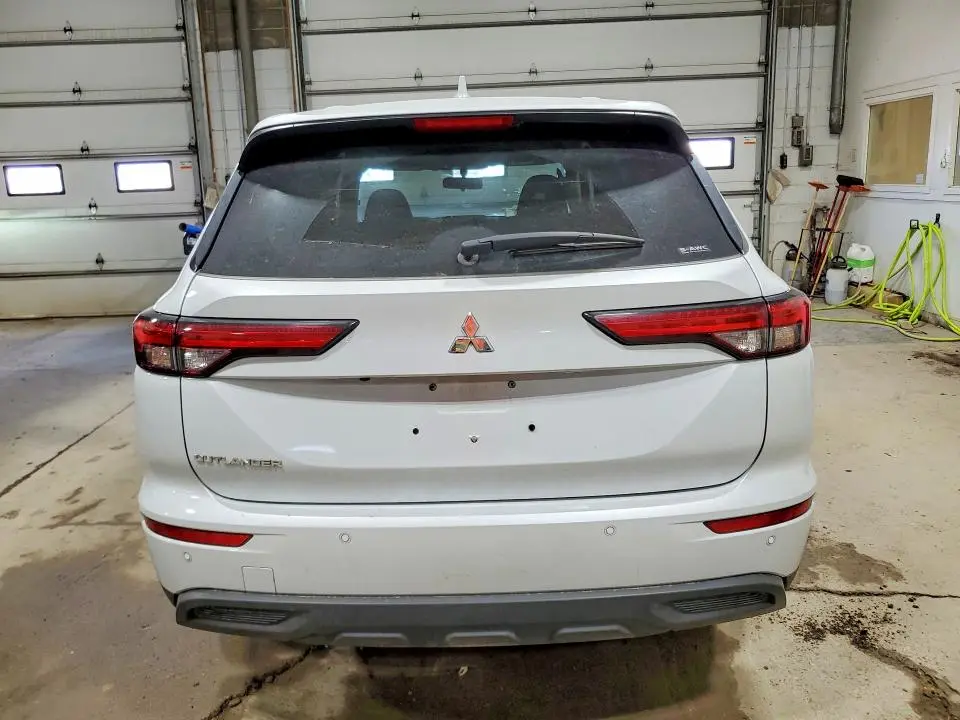 2023 MITSUBISHI OUTLANDER ES  