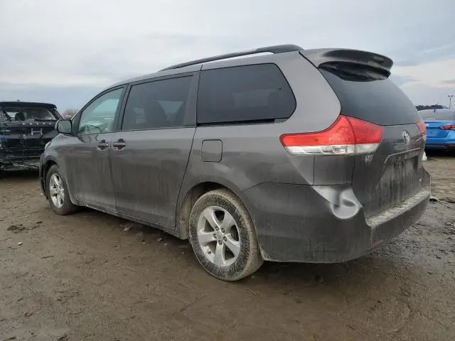 2013 TOYOTA SIENNA LE