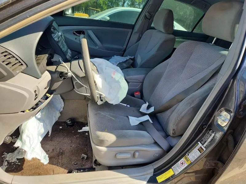 2011 TOYOTA CAMRY LE  