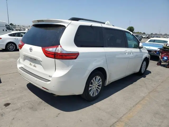 2015 TOYOTA SIENNA XLE  