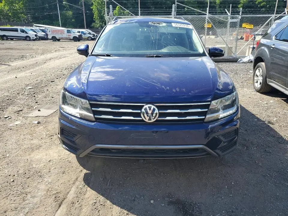 2021 VOLKSWAGEN TIGUAN SE  