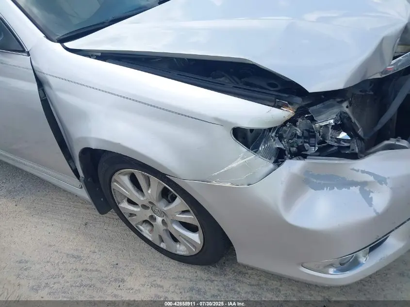 2011 TOYOTA AVALON  