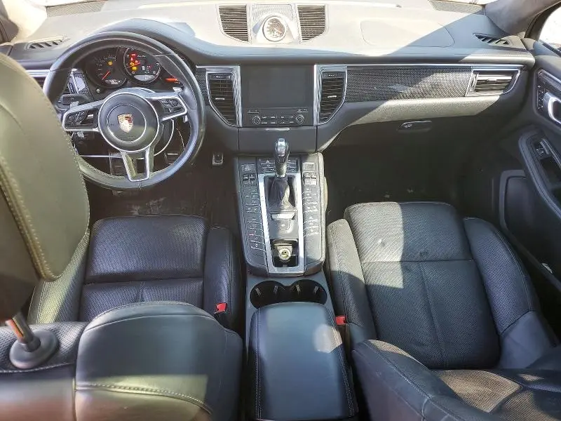 2018 PORSCHE MACAN TURBO  