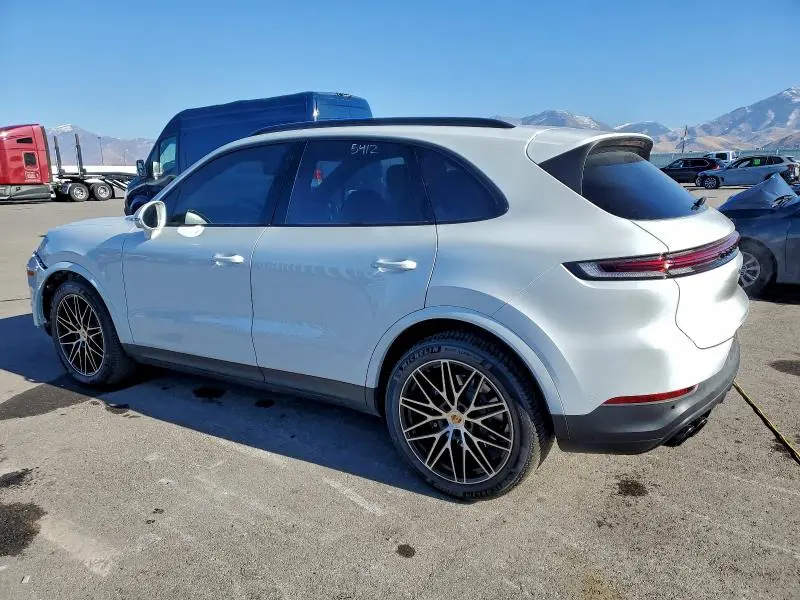 2025 PORSCHE CAYENNE   