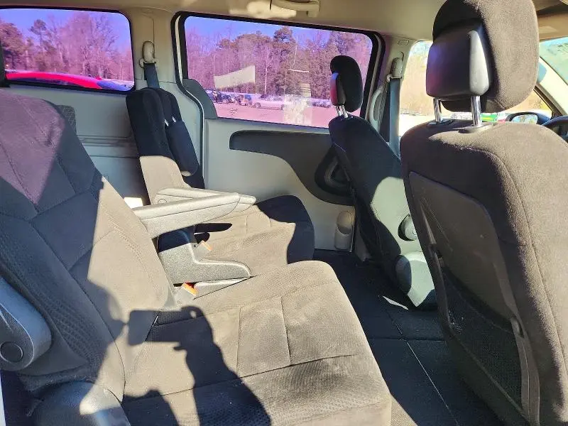 2013 DODGE GRAND CARAVAN SE  