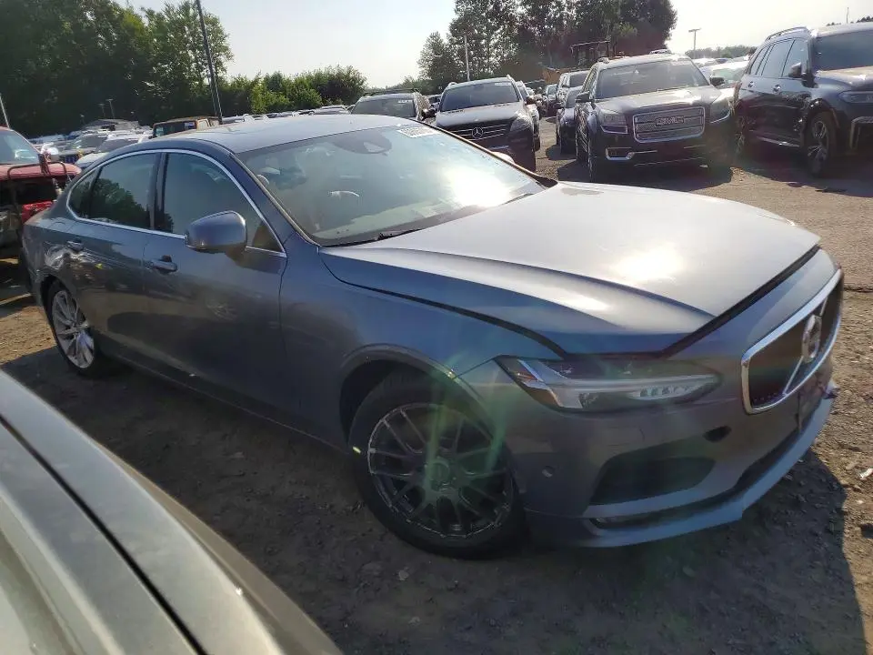 2018 VOLVO S90 T6 MOMENTUM  