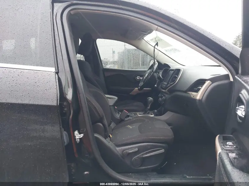 2017 JEEP CHEROKEE LATITUDE 4X4