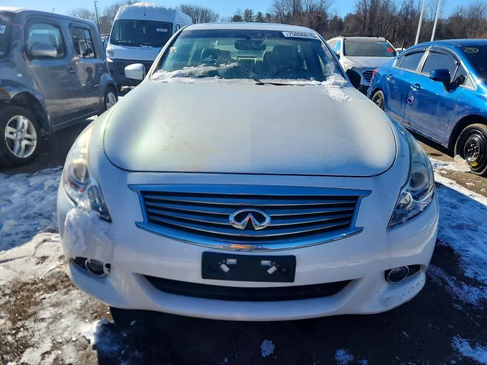 2015 INFINITI Q40   