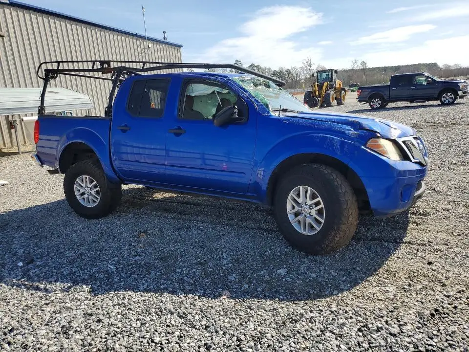 2015 NISSAN FRONTIER SV  