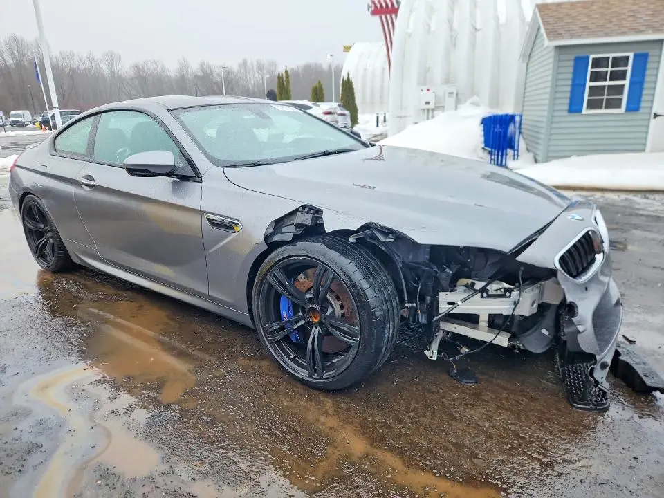 2015 BMW M6   