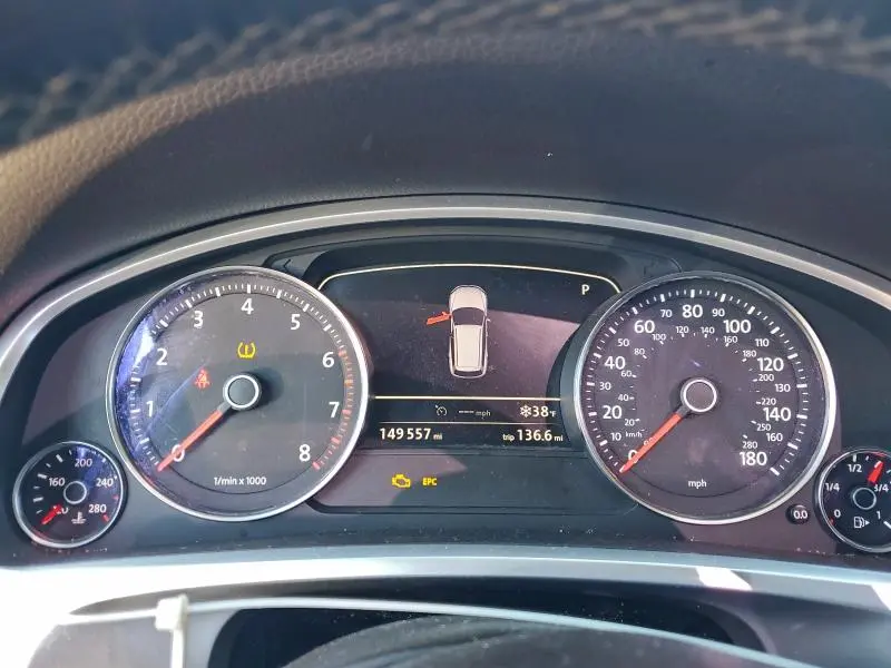 2013 VOLKSWAGEN TOUAREG V6  