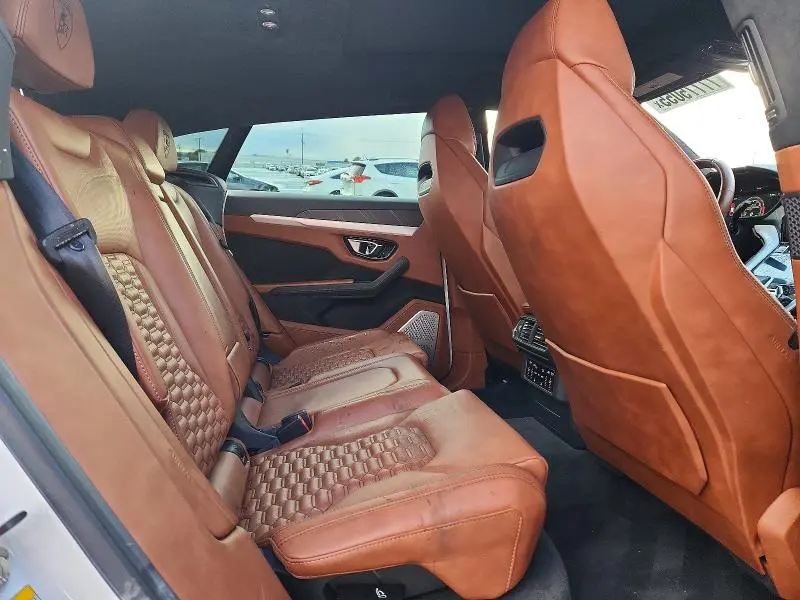 2021 LAMBORGHINI URUS   