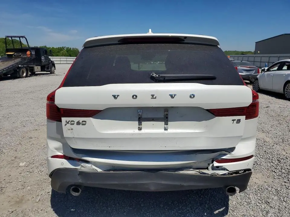 2021 VOLVO XC60 T5 MOMENTUM  