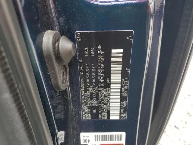 2024 TOYOTA SIENNA XLE  