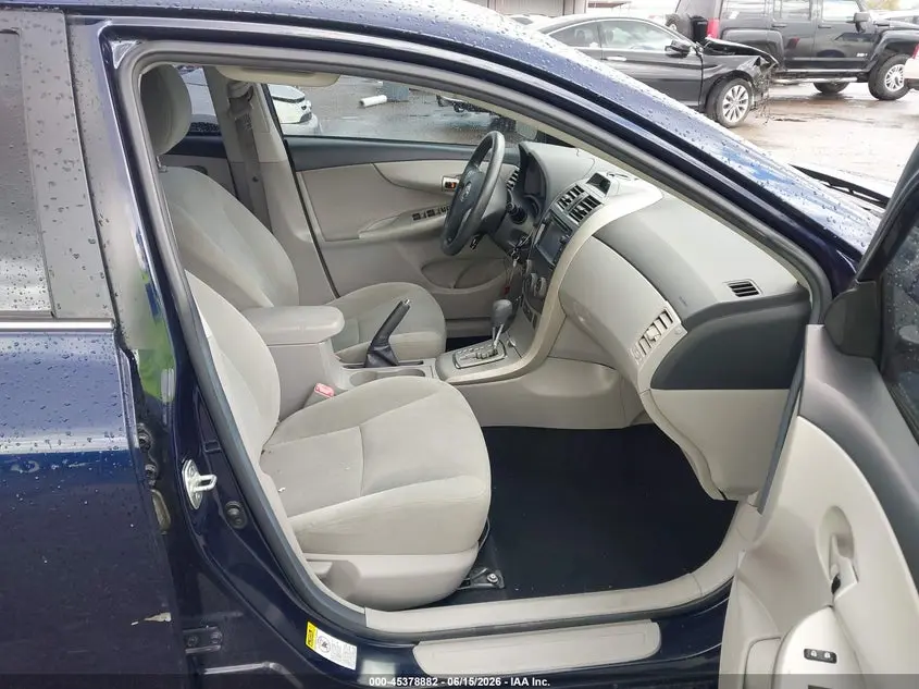2013 TOYOTA COROLLA LE