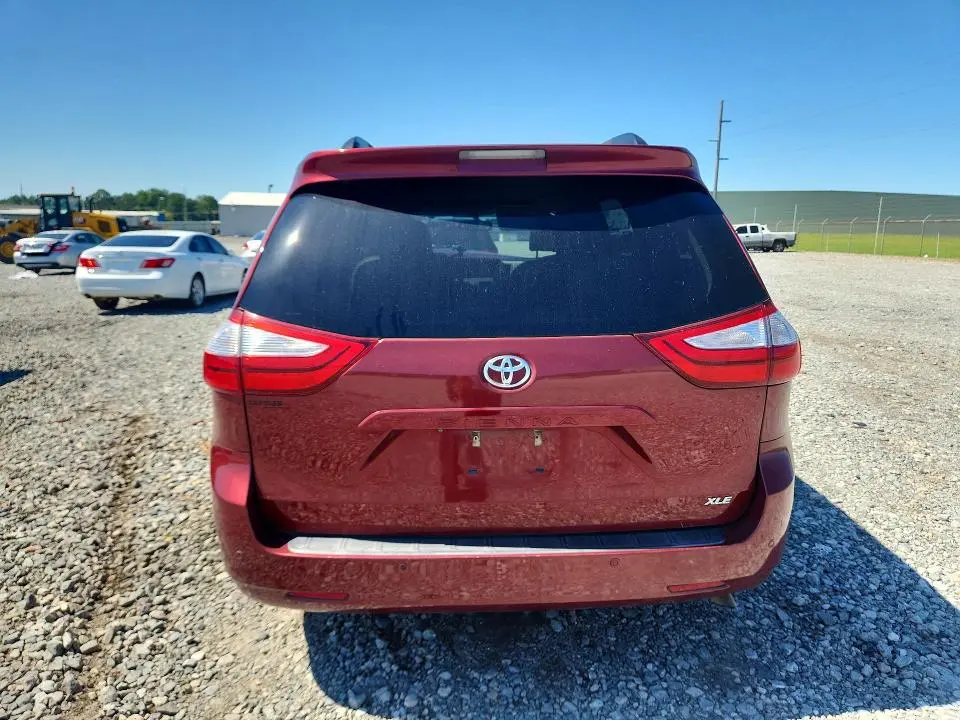 2015 TOYOTA SIENNA XLE PREMIUM 8-PASSENGER  