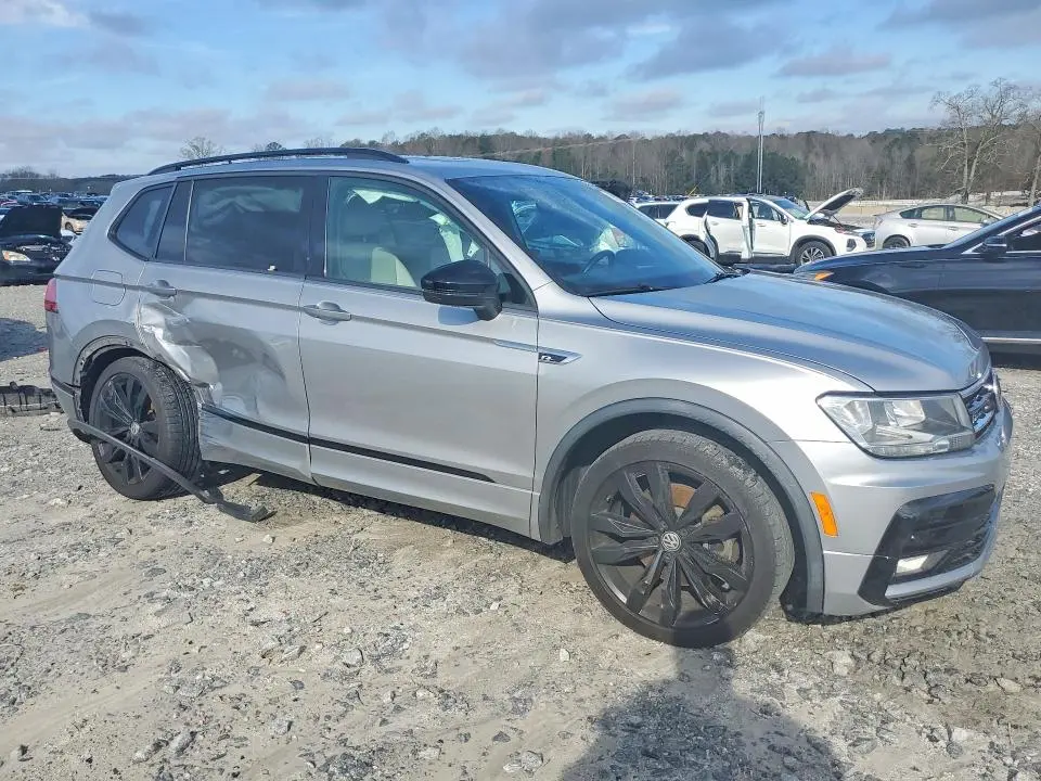2020 VOLKSWAGEN TIGUAN SE  
