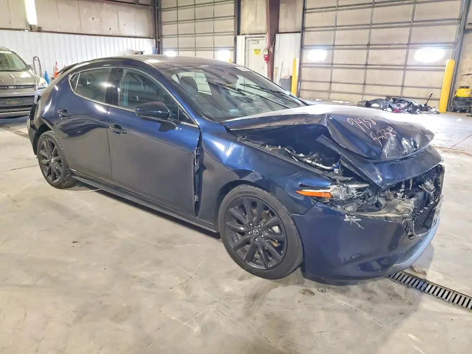 2019 MAZDA 3 PREMIUM  