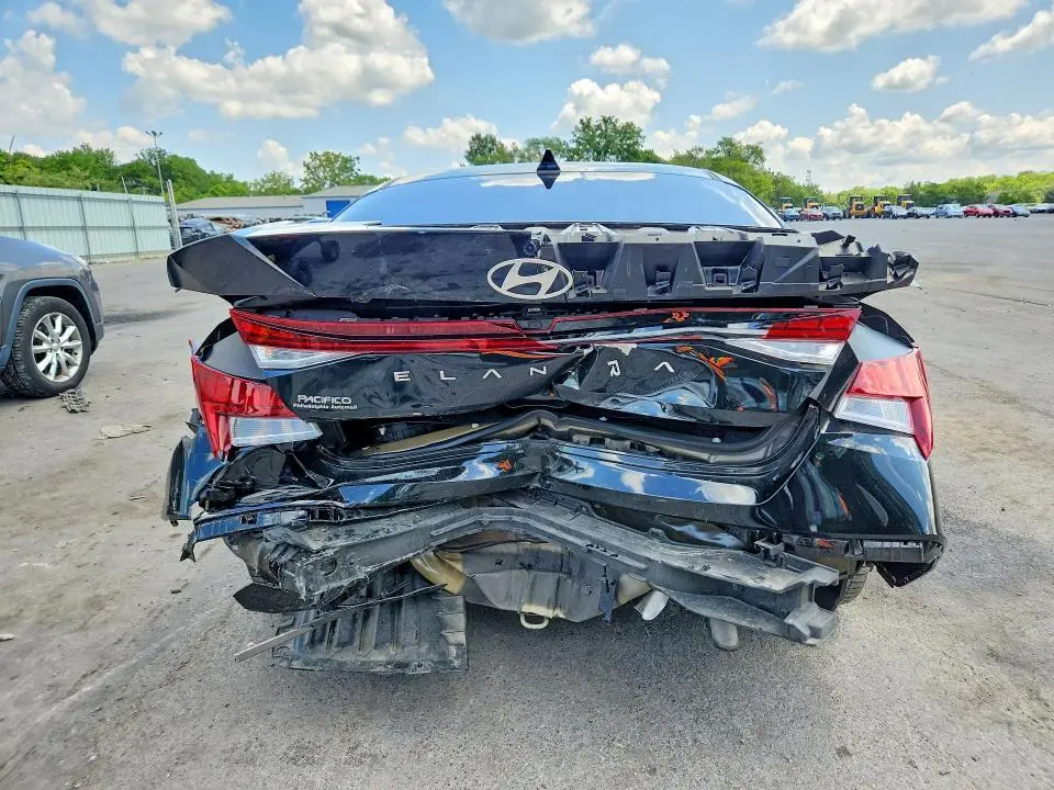2024 HYUNDAI ELANTRA SEL  