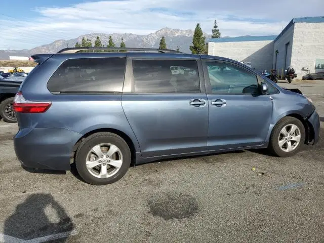 2017 TOYOTA SIENNA LE  