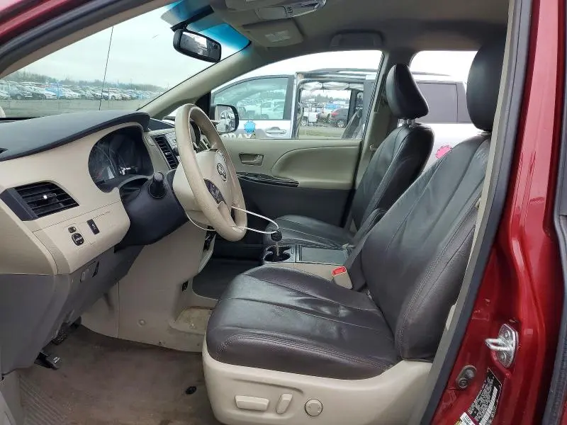 2014 TOYOTA SIENNA L 7-PASSENGER  