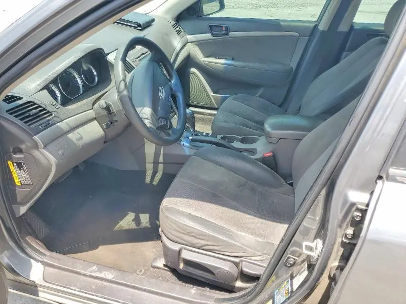 2010 HYUNDAI SONATA GLS  