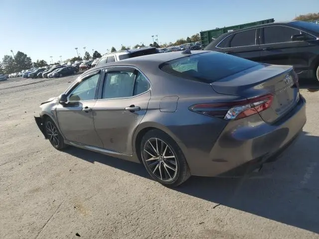 2021 TOYOTA CAMRY XLE  