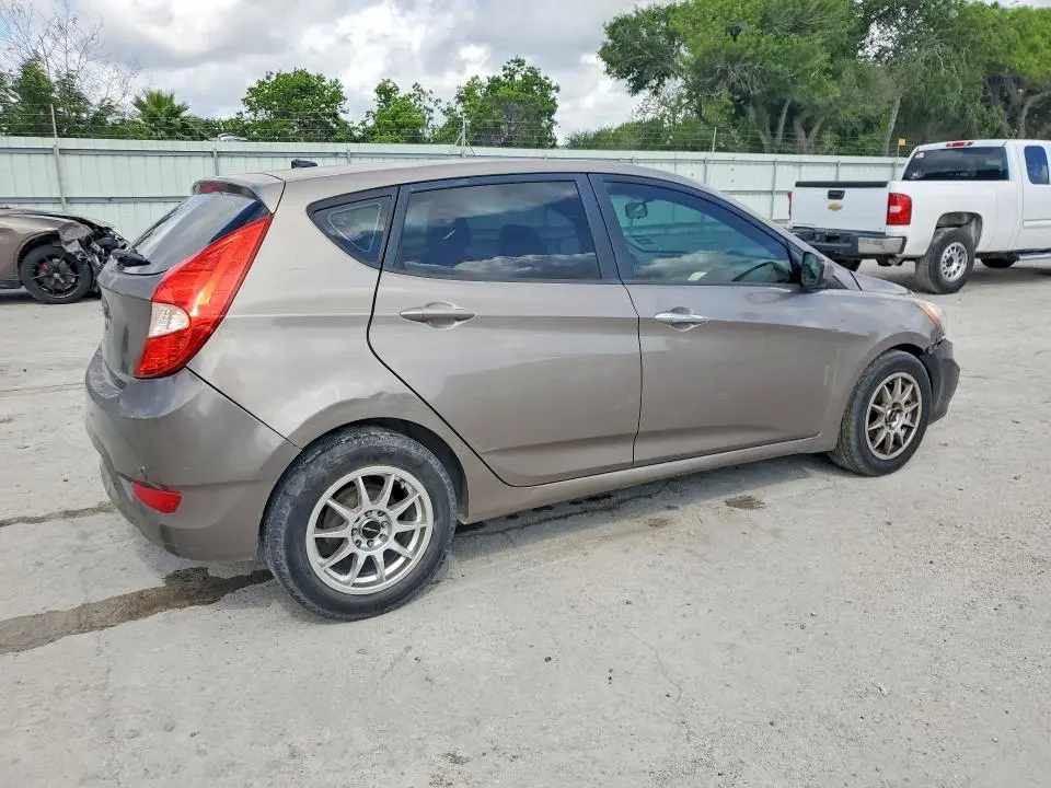 2013 HYUNDAI ACCENT GS  