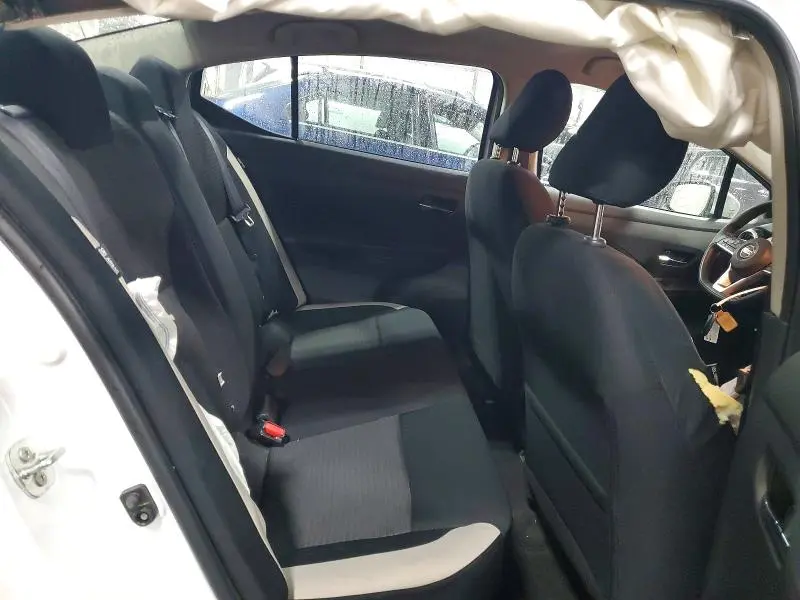 2022 NISSAN VERSA SV  