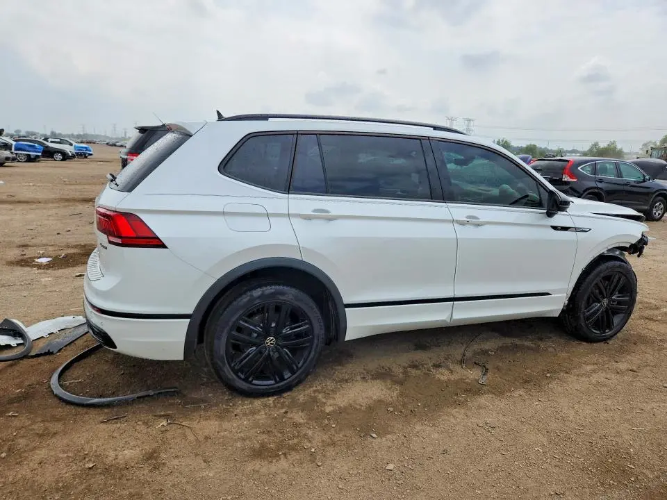 2022 VOLKSWAGEN TIGUAN SE R-LINE BLACK  