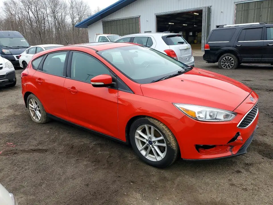 2015 FORD FOCUS SE  