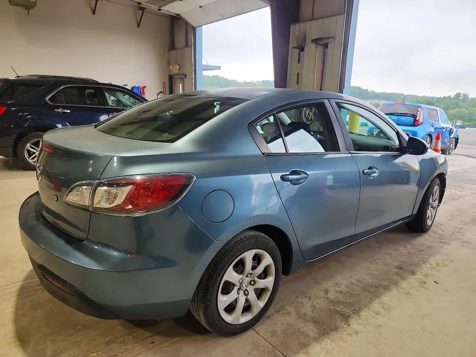 2010 MAZDA 3 I  